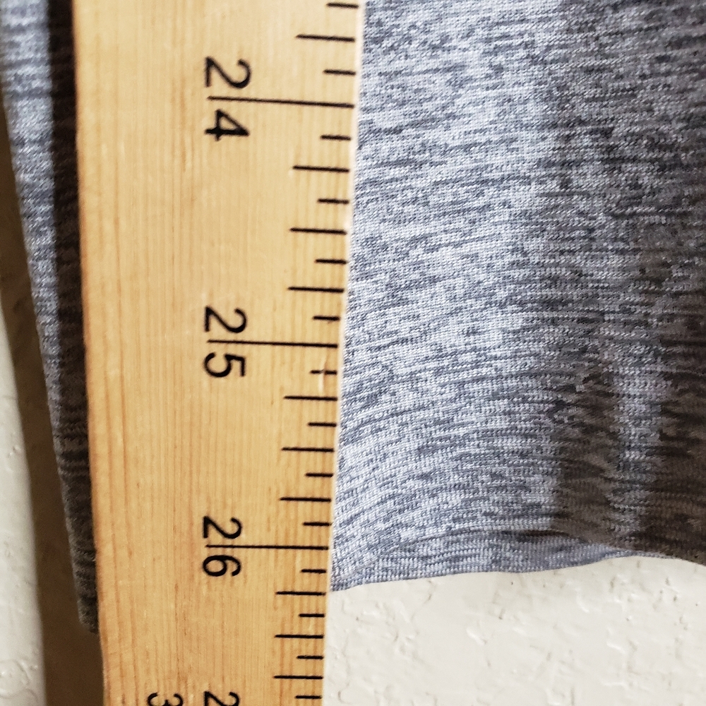 Lululemon 6 gray Swiftly tech tank top - Picture 9 of 9